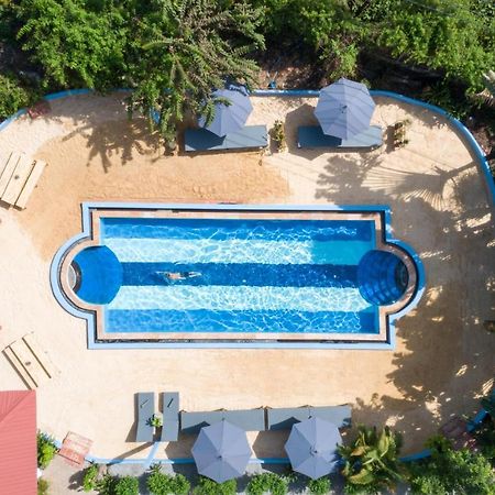 Barefoot Backpacker Resort Сием Реап Екстериор снимка