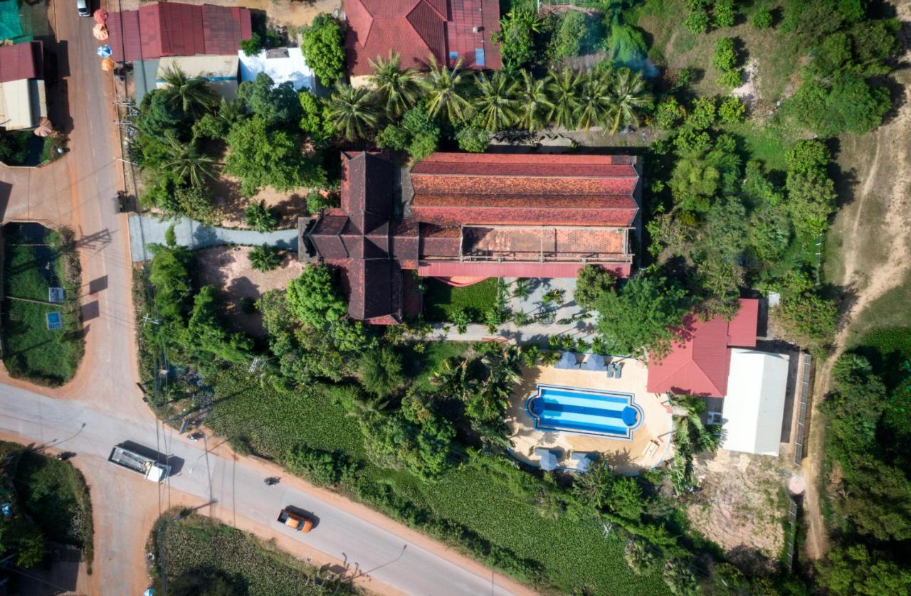 Barefoot Backpacker Resort Сием Реап Екстериор снимка