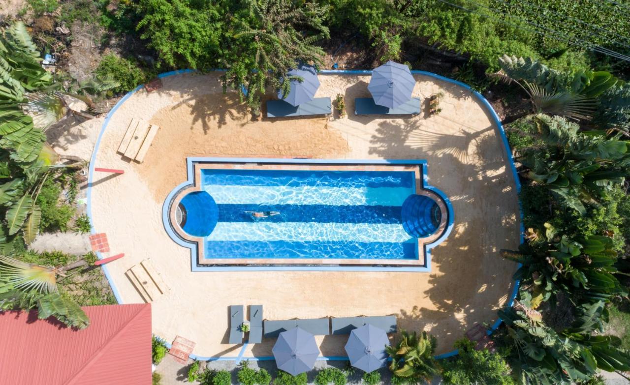 Barefoot Backpacker Resort Сием Реап Екстериор снимка